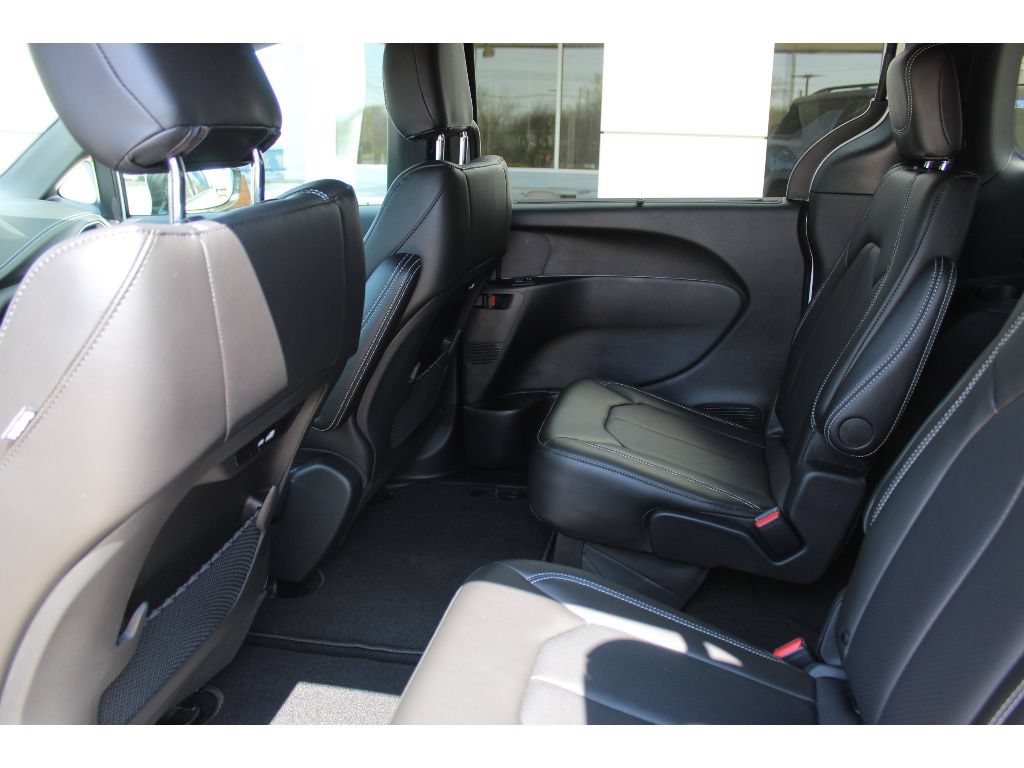 New 2026 Chrysler Pacifica Select FWD image 15