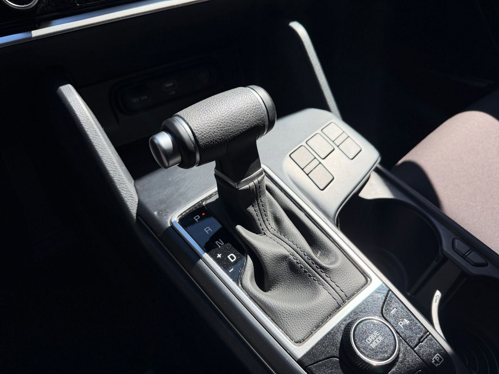 Used 2025 Kia Sportage LX image 39