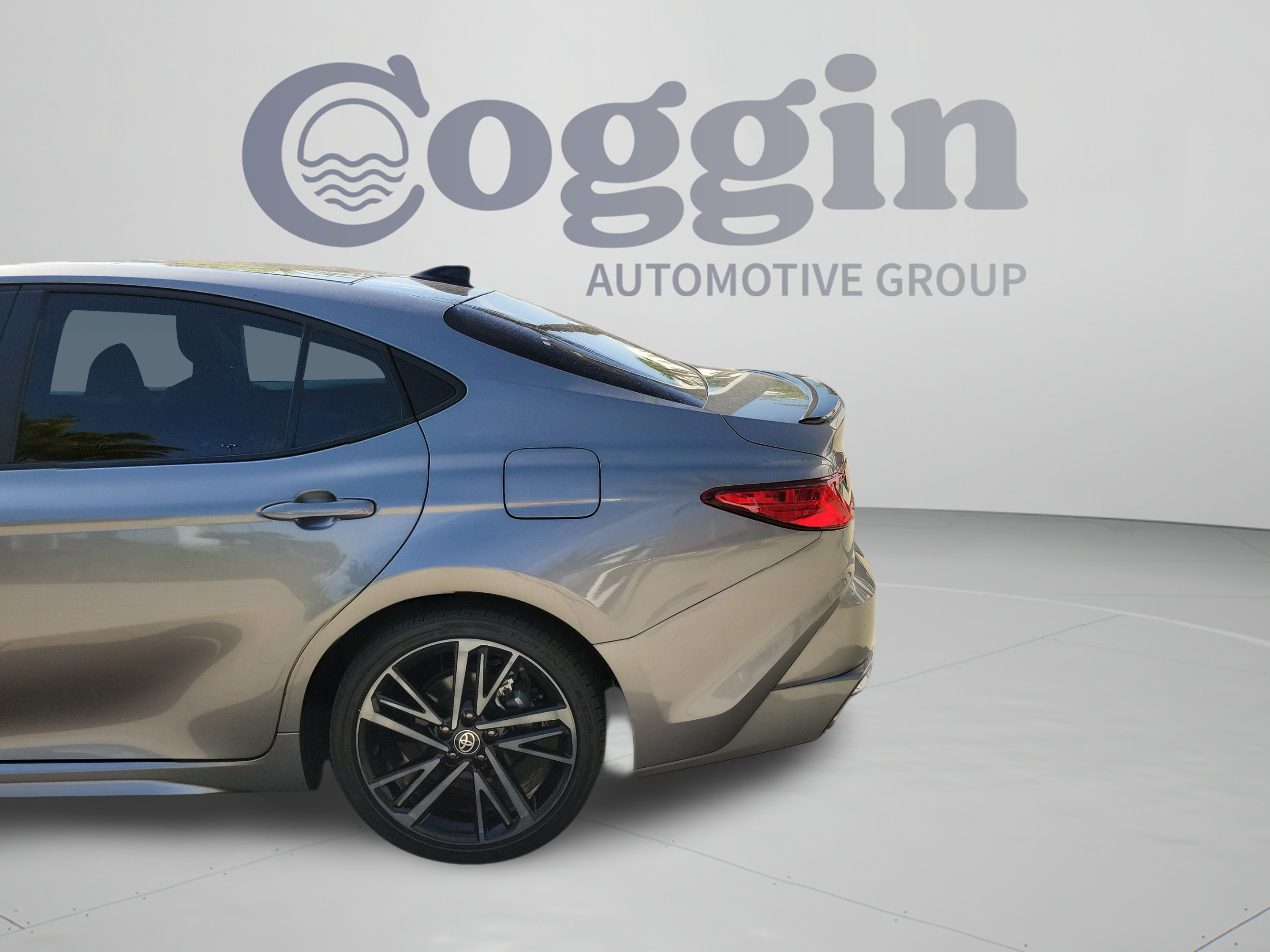 Used 2025 Toyota Camry XSE FWD image 31