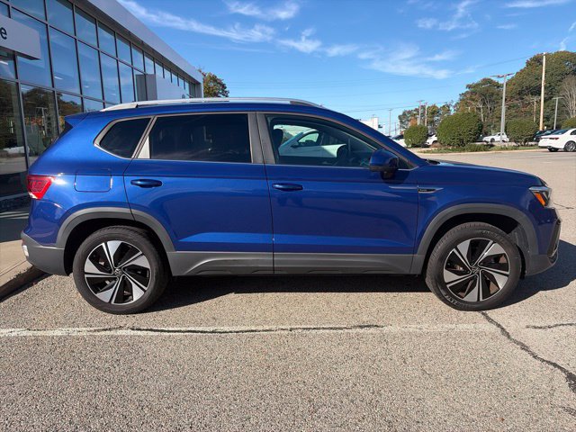 Certified 2023 Volkswagen Taos SE AWD/4WD image 2