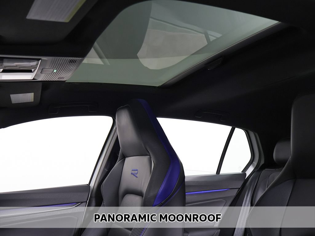 Used 2024 Volkswagen Golf R AWD/4WD image 4