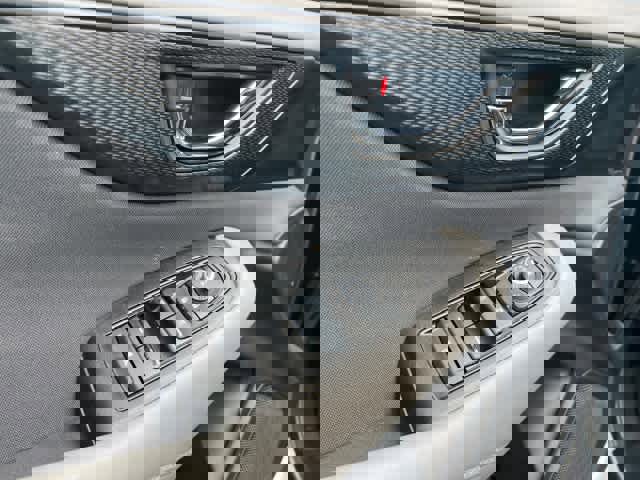 Used 2025 Subaru Outback Premium image 17