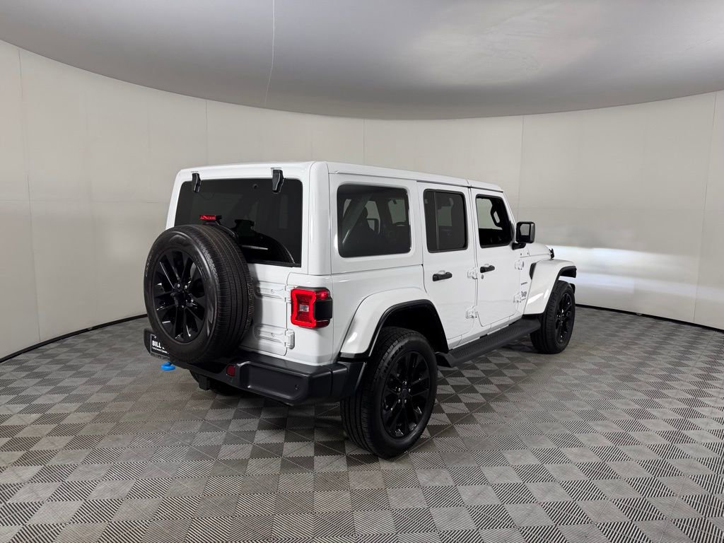 Used 2024 Jeep Wrangler Unlimited Sahara w/ Technology Group AWD/4WD image 5