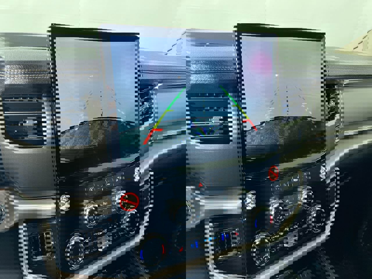 Used 2024 Ford Expedition Max XLT image 26