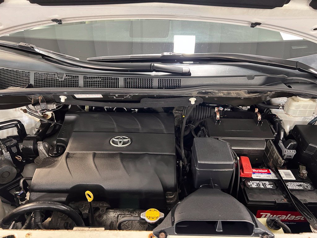 Used 2013 Toyota Sienna LE FWD image 39