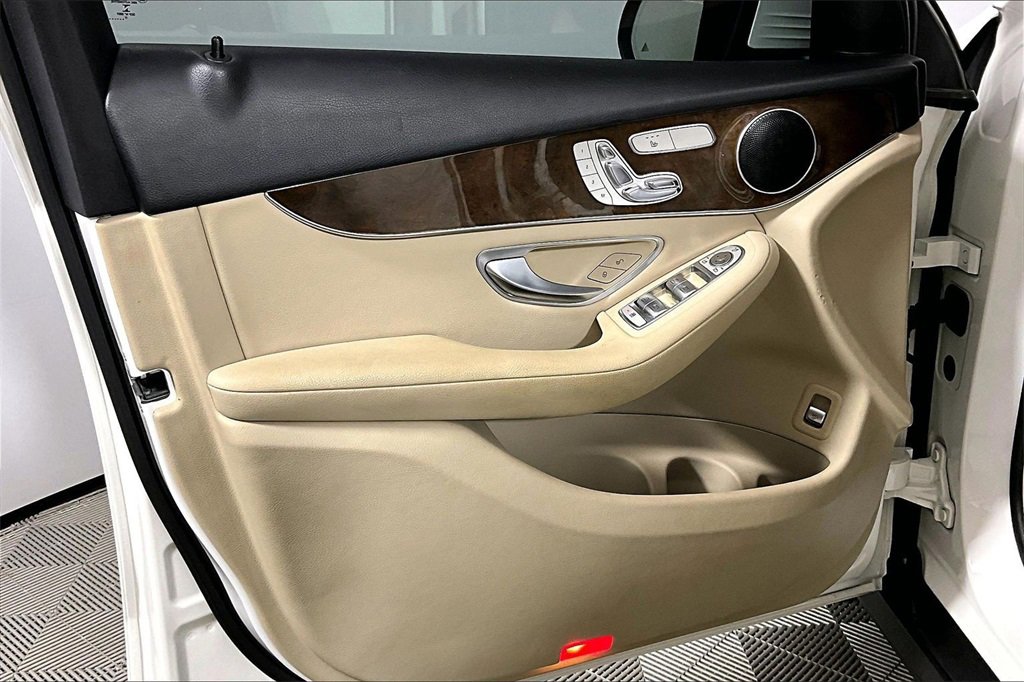 Used 2018 Mercedes-Benz GLC 300 image 18