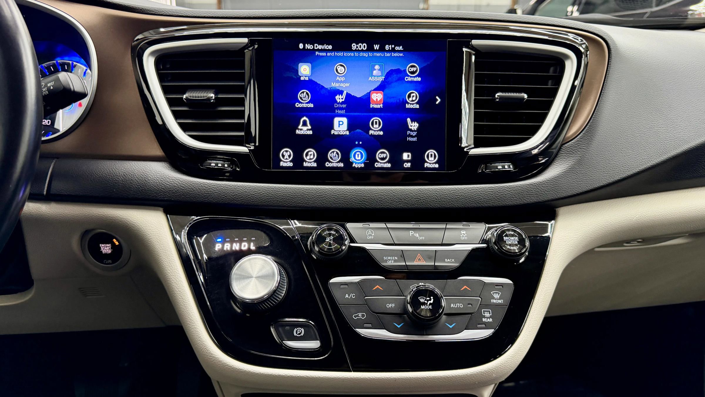 Used 2017 Chrysler Pacifica Touring-L image 15