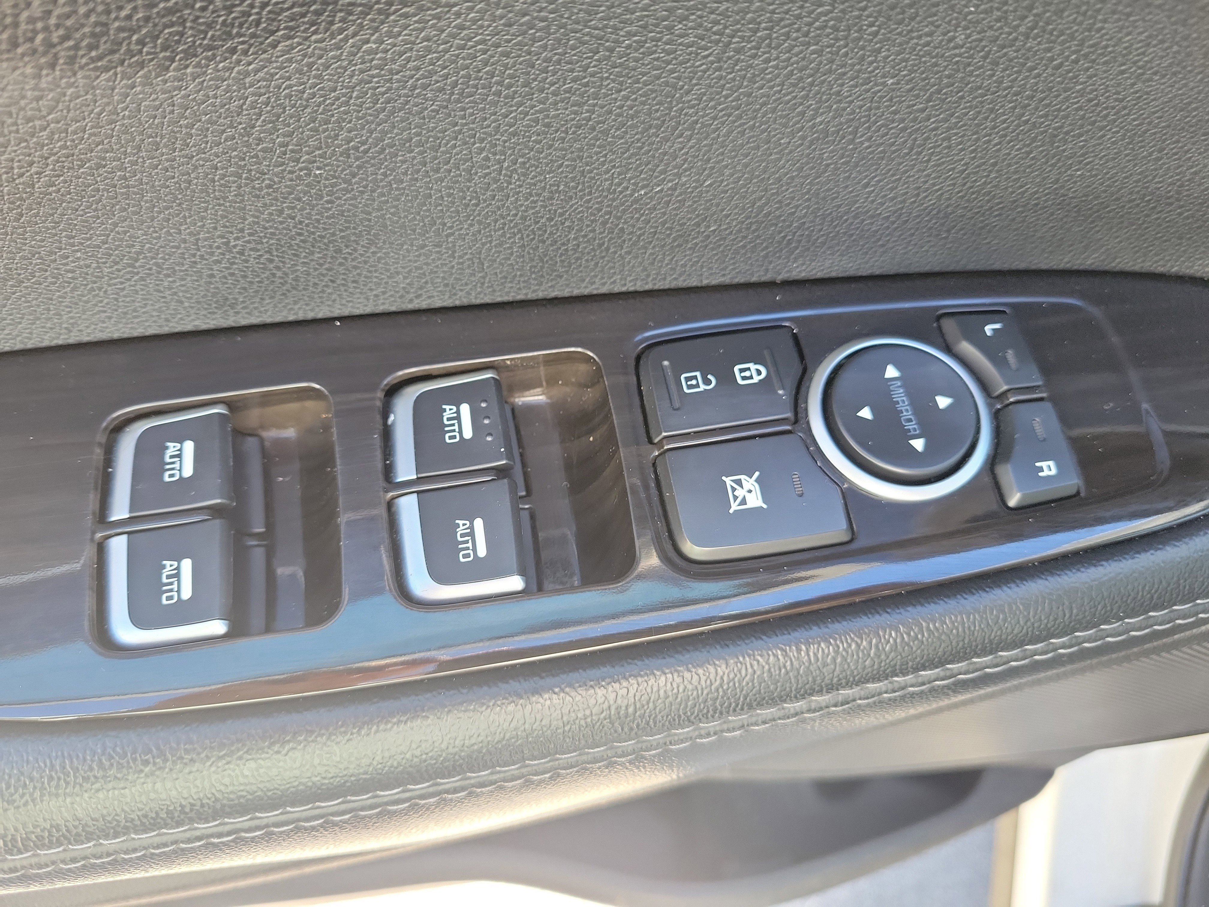 Used 2019 Kia Sorento LX image 18