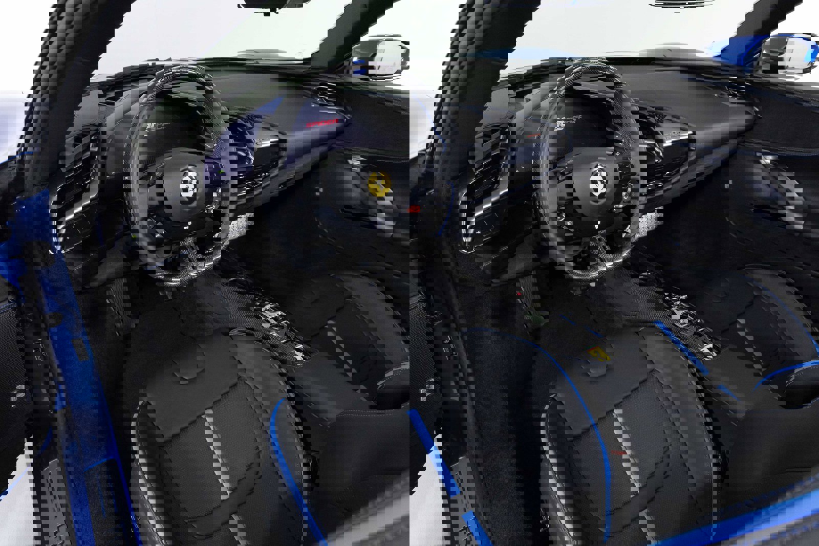 Used 2024 Ferrari SF90 Spider image 4