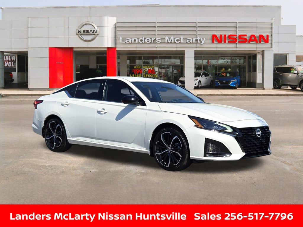 Used 2025 Nissan Altima 2.5 SR image 1