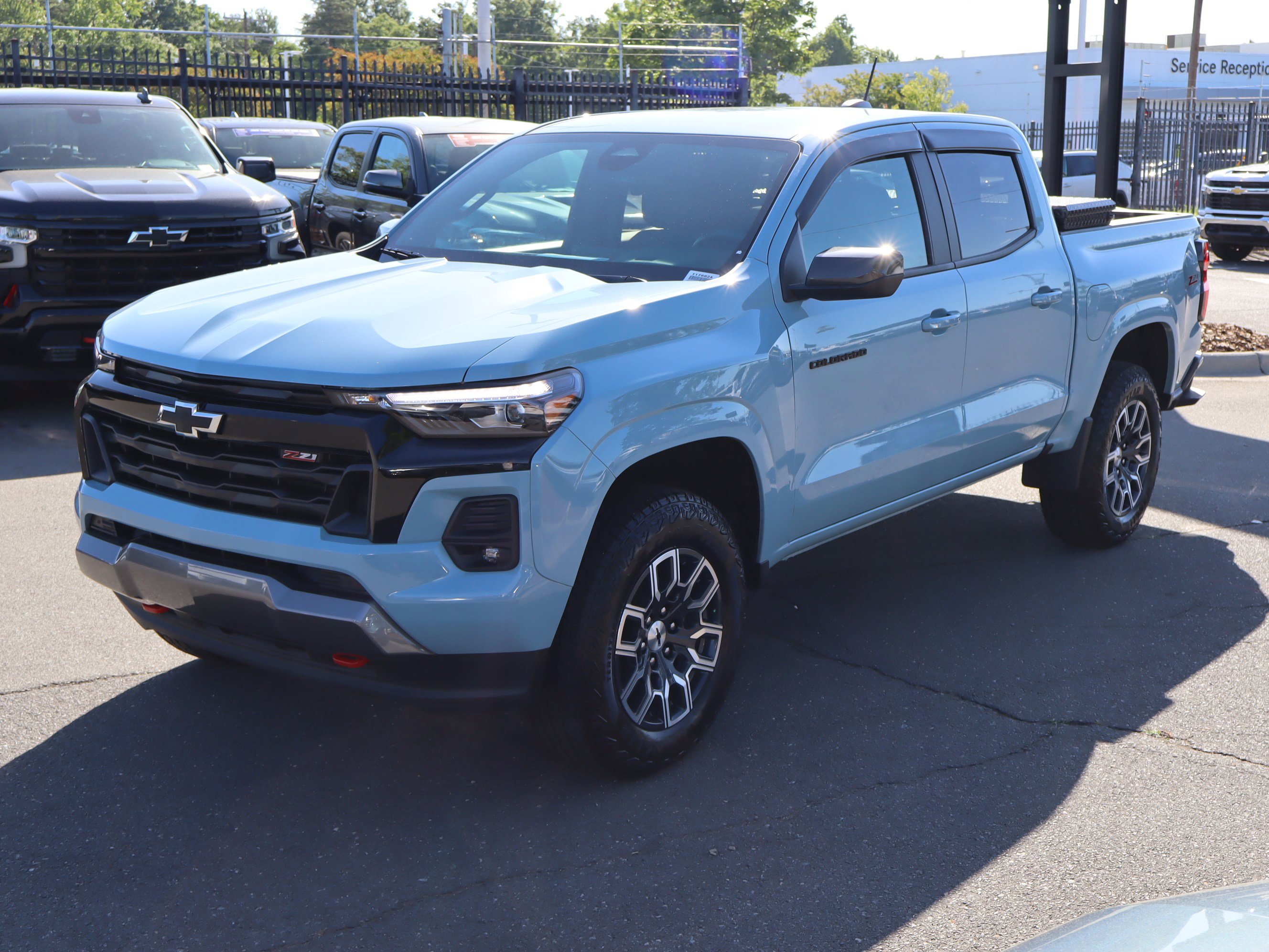 Used 2025 Chevrolet Colorado Z71 AWD/4WD image 5
