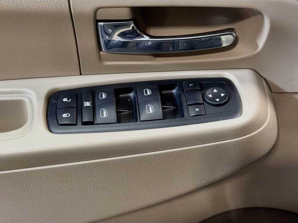 Used 2011 Jeep Liberty Sport AWD/4WD image 17
