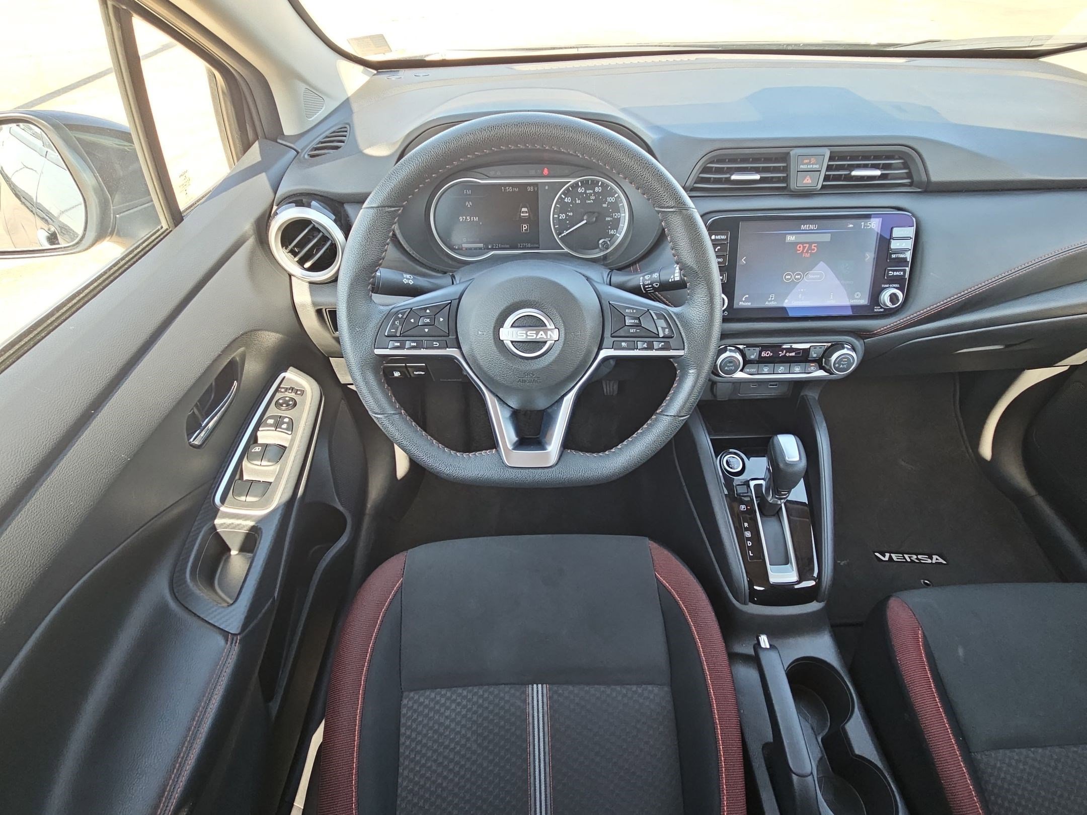 Used 2024 Nissan Versa SR image 28