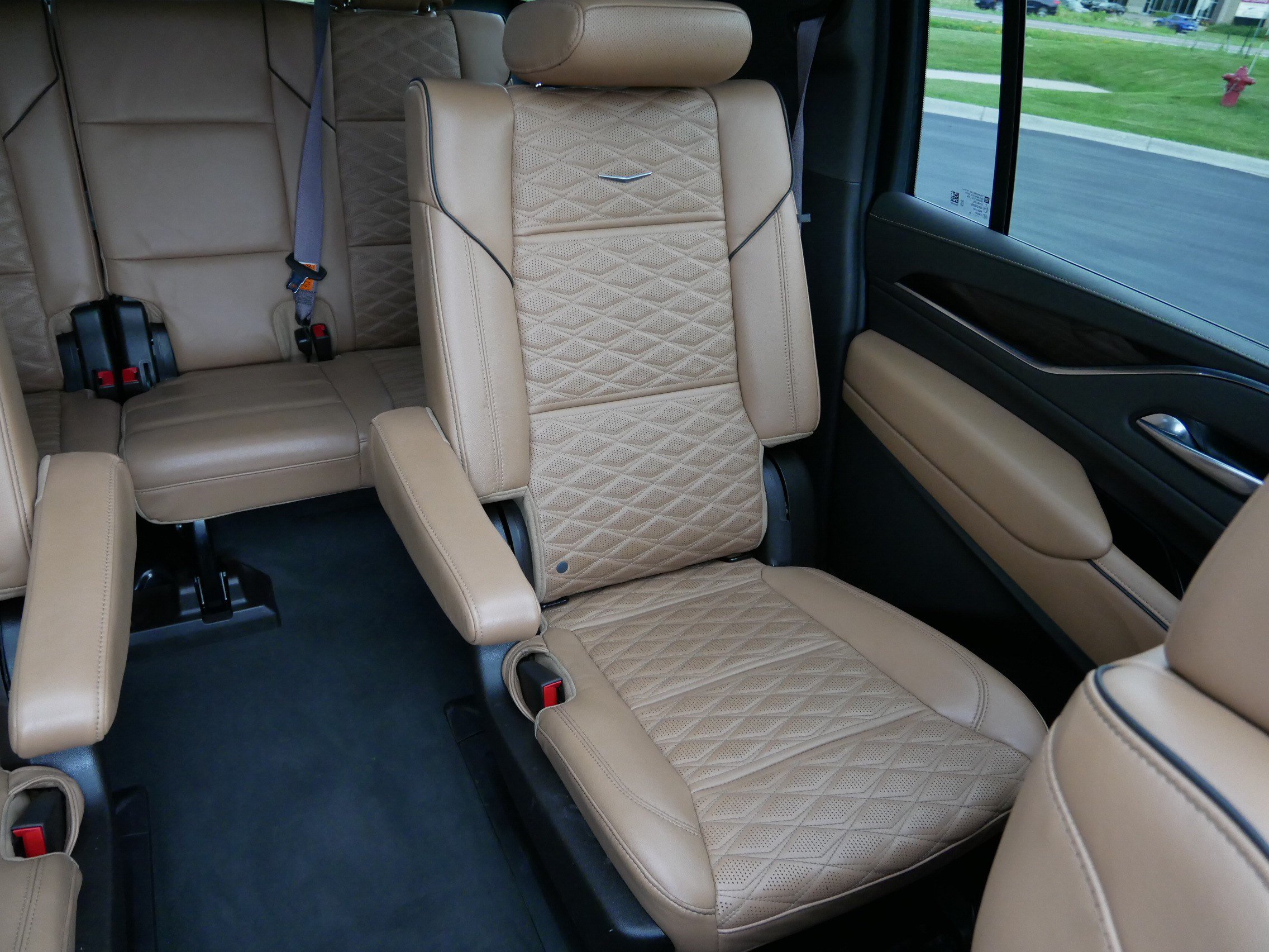 Certified 2022 Cadillac Escalade ESV Sport w/ Touring Package AWD/4WD image 14