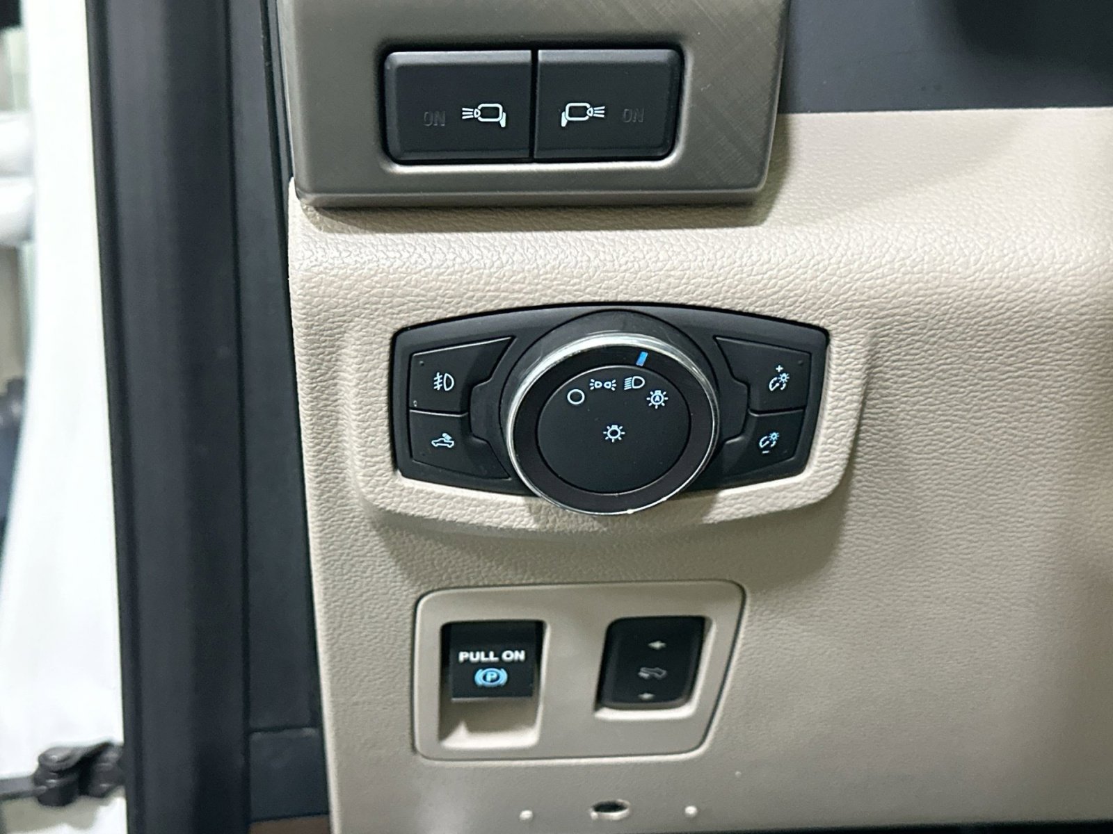 Used 2019 Ford F150 Limited w/ Trailer Tow Package image 17