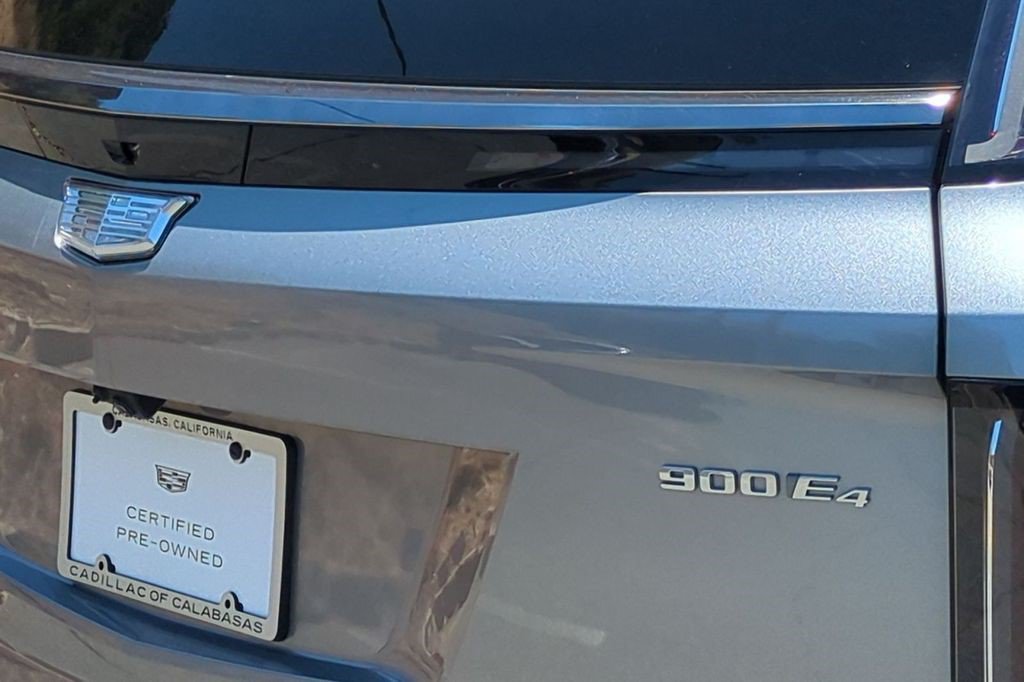 Certified 2026 Cadillac Vistiq Premium Luxury w/ LPO, Floor Liner Package AWD/4WD image 24