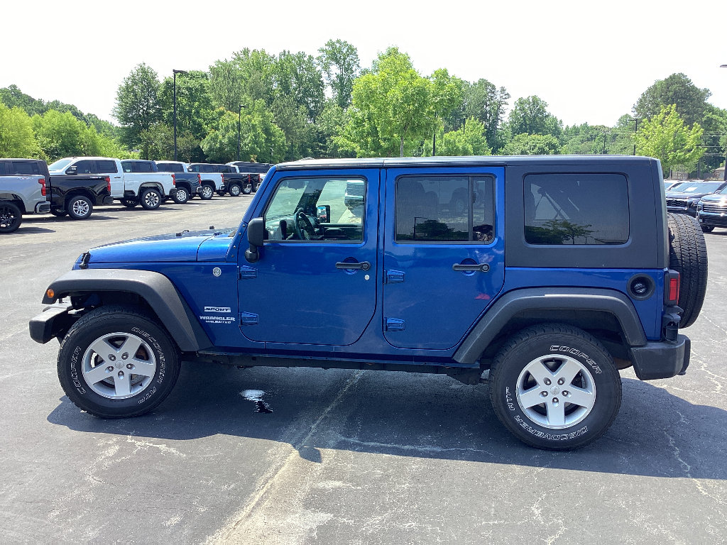 Used 2010 Jeep Wrangler Unlimited Sport AWD/4WD image 5