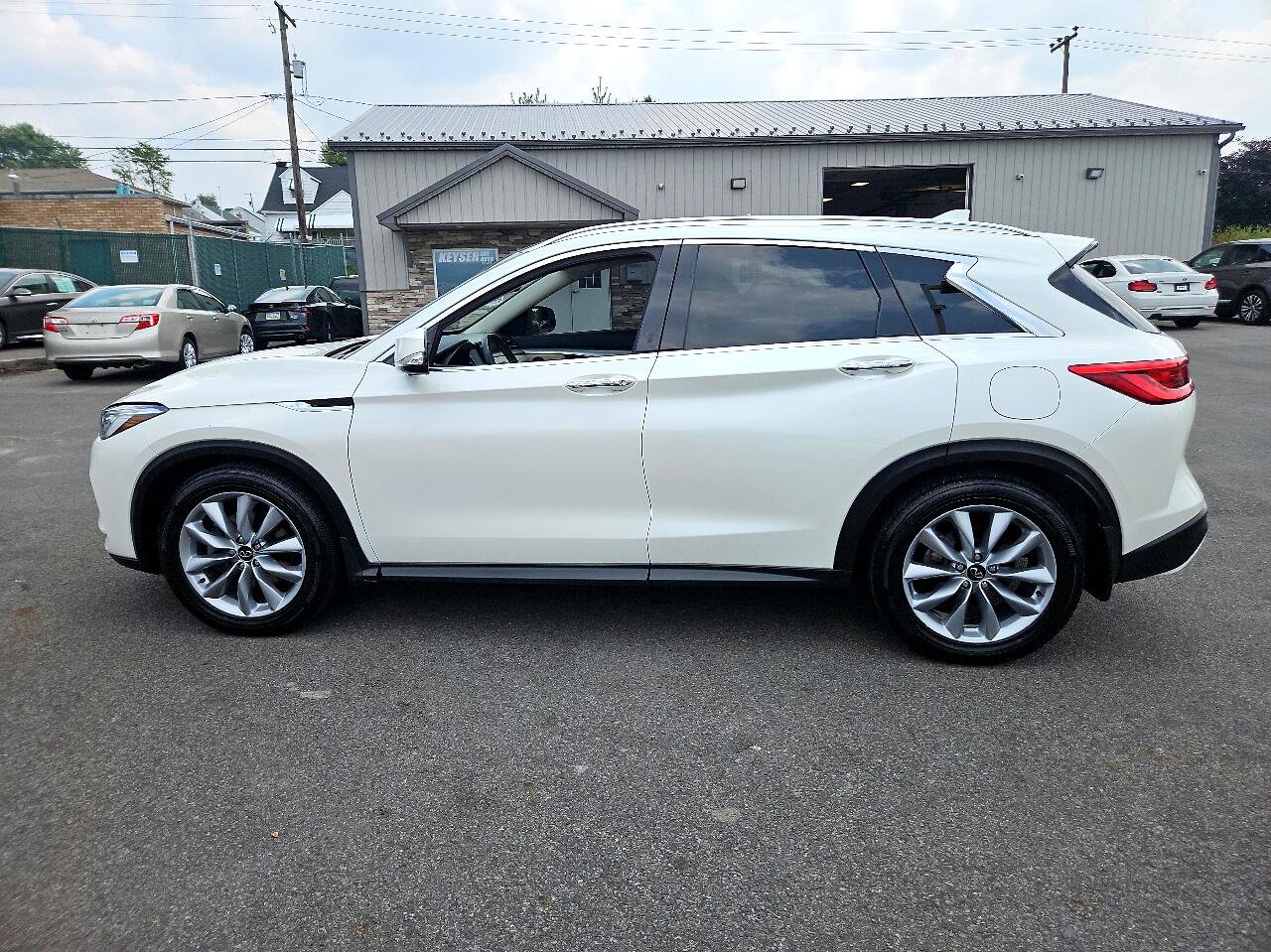 Used 2021 INFINITI QX50 Essential w/ Convenience Package image 6