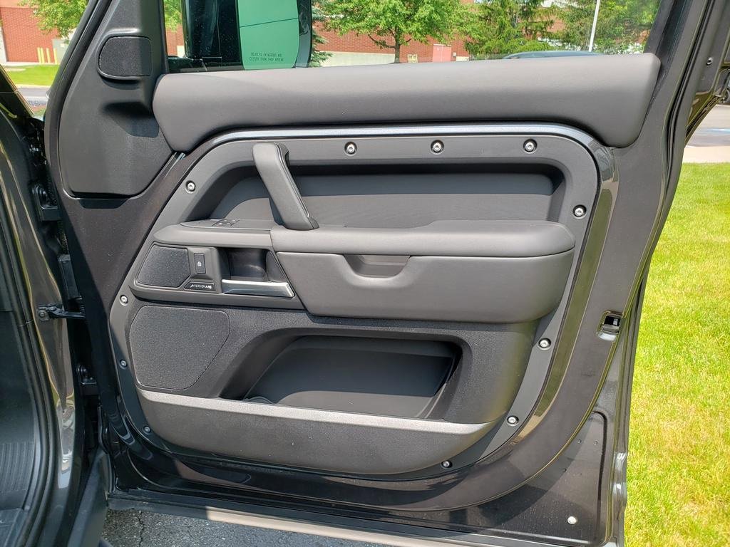 New 2025 Land Rover Defender 130 S image 18