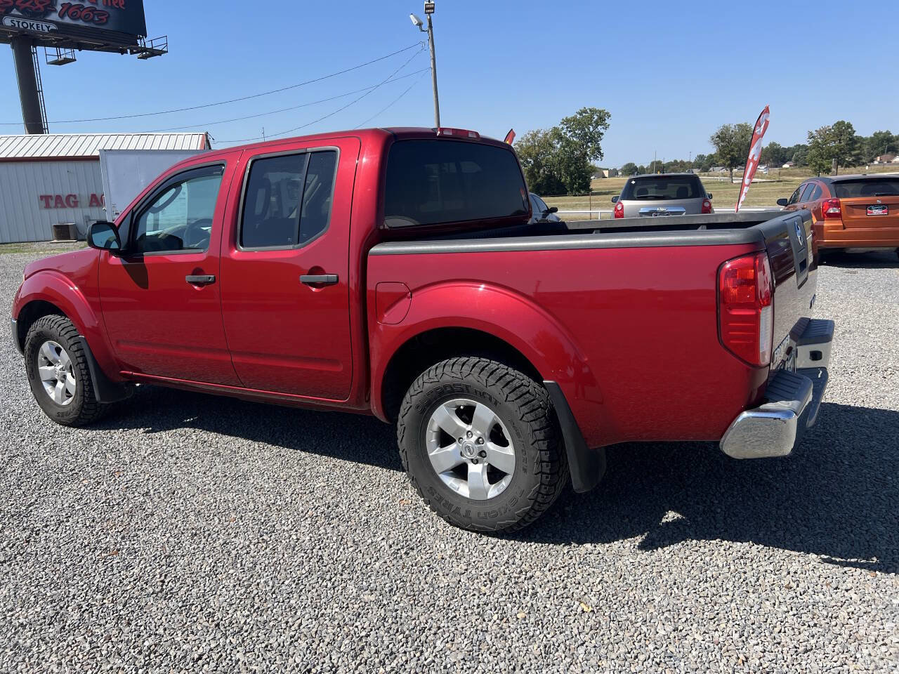 Used 2011 Nissan Frontier SV image 4