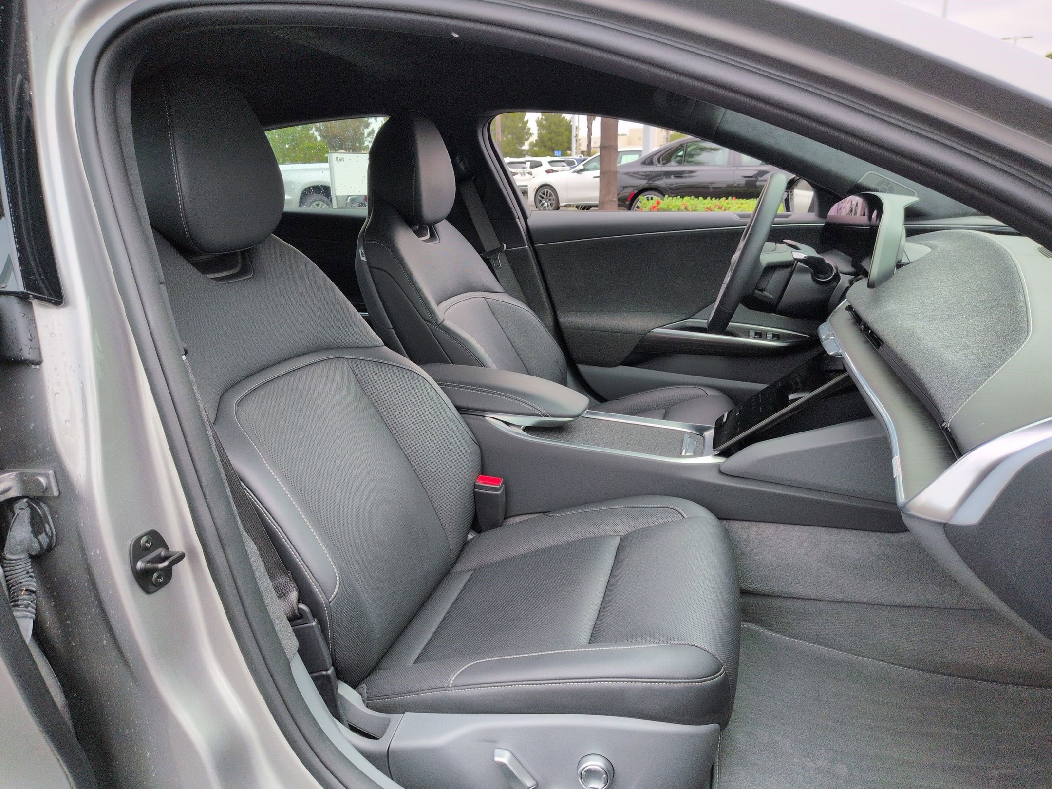 Used 2024 Lucid Air Pure image 31