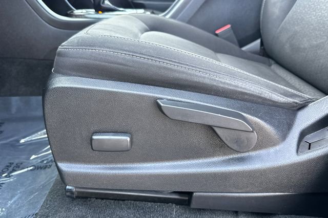 Used 2018 GMC Canyon SLE w/ SLE Convenience Package image 13