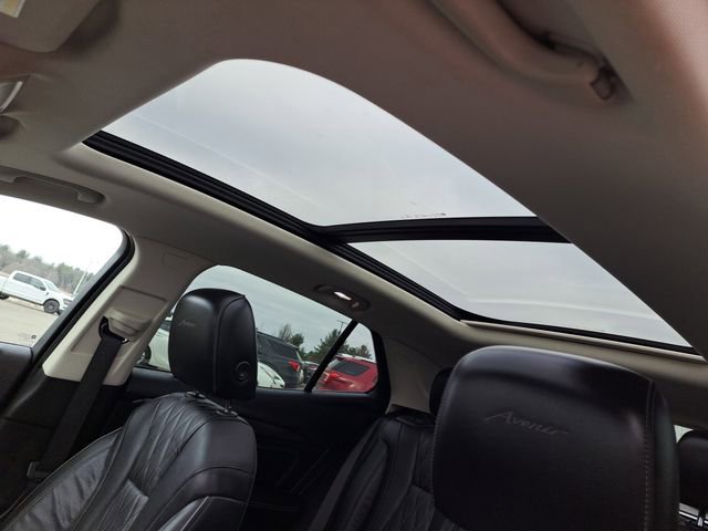 Used 2021 Buick Envision Avenir w/ Technology Package II image 8