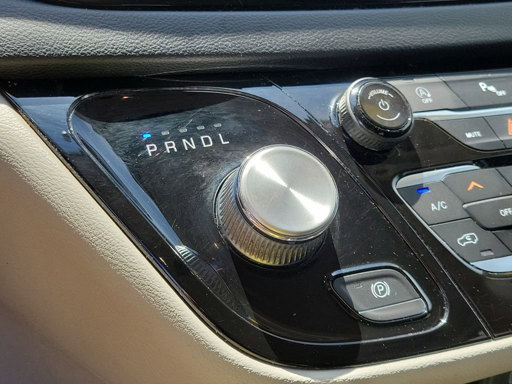 Used 2018 Chrysler Pacifica Touring-L FWD image 30
