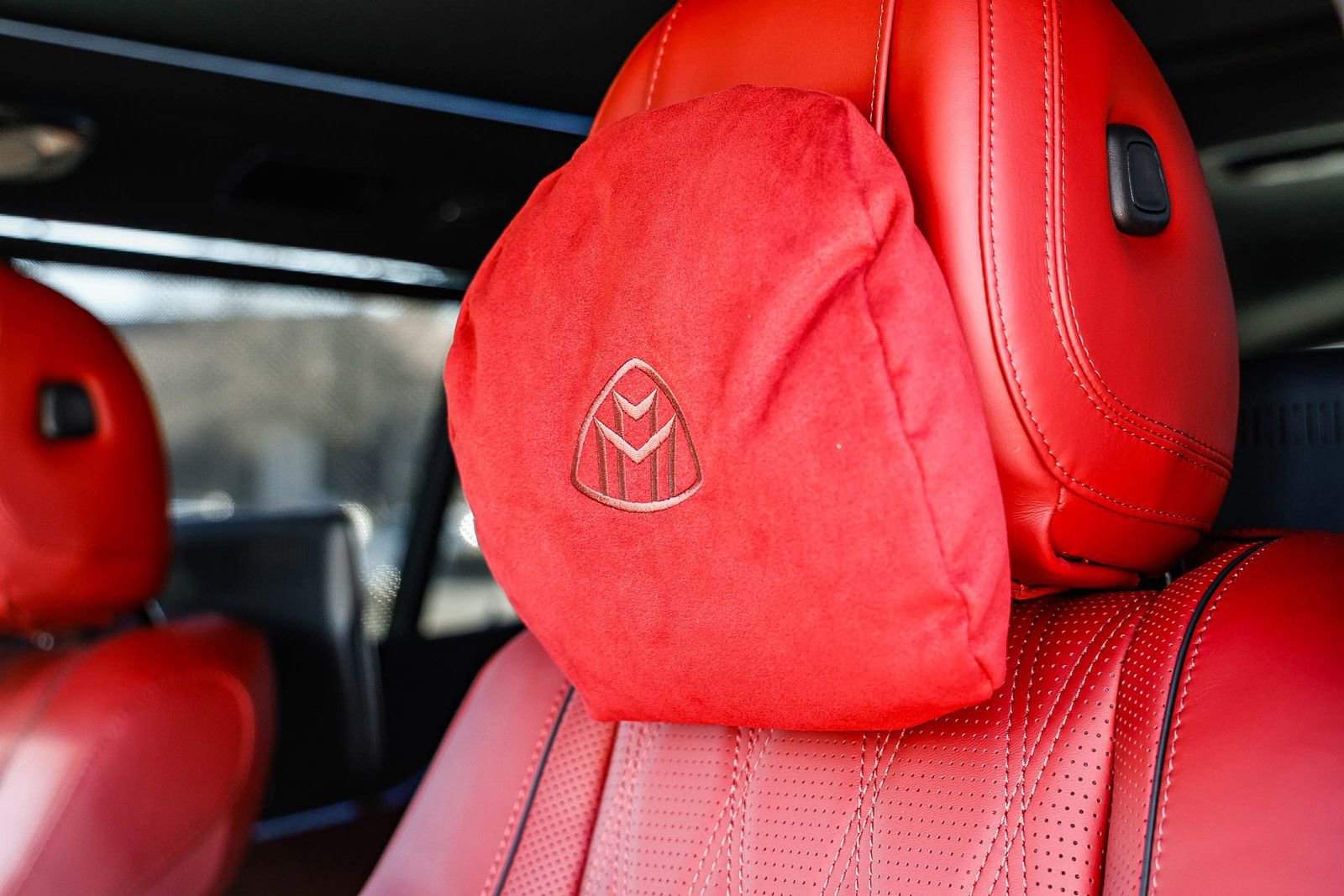 Certified 2025 Mercedes-Benz Maybach GLS 600 4MATIC image 33