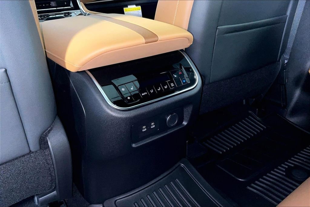 New 2026 Nissan Armada Platinum Reserve image 42