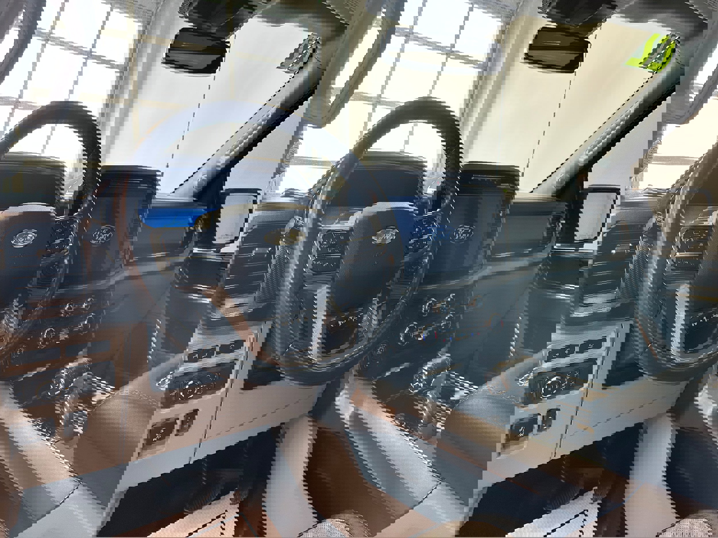 Used 2022 Ford F150 Limited image 10