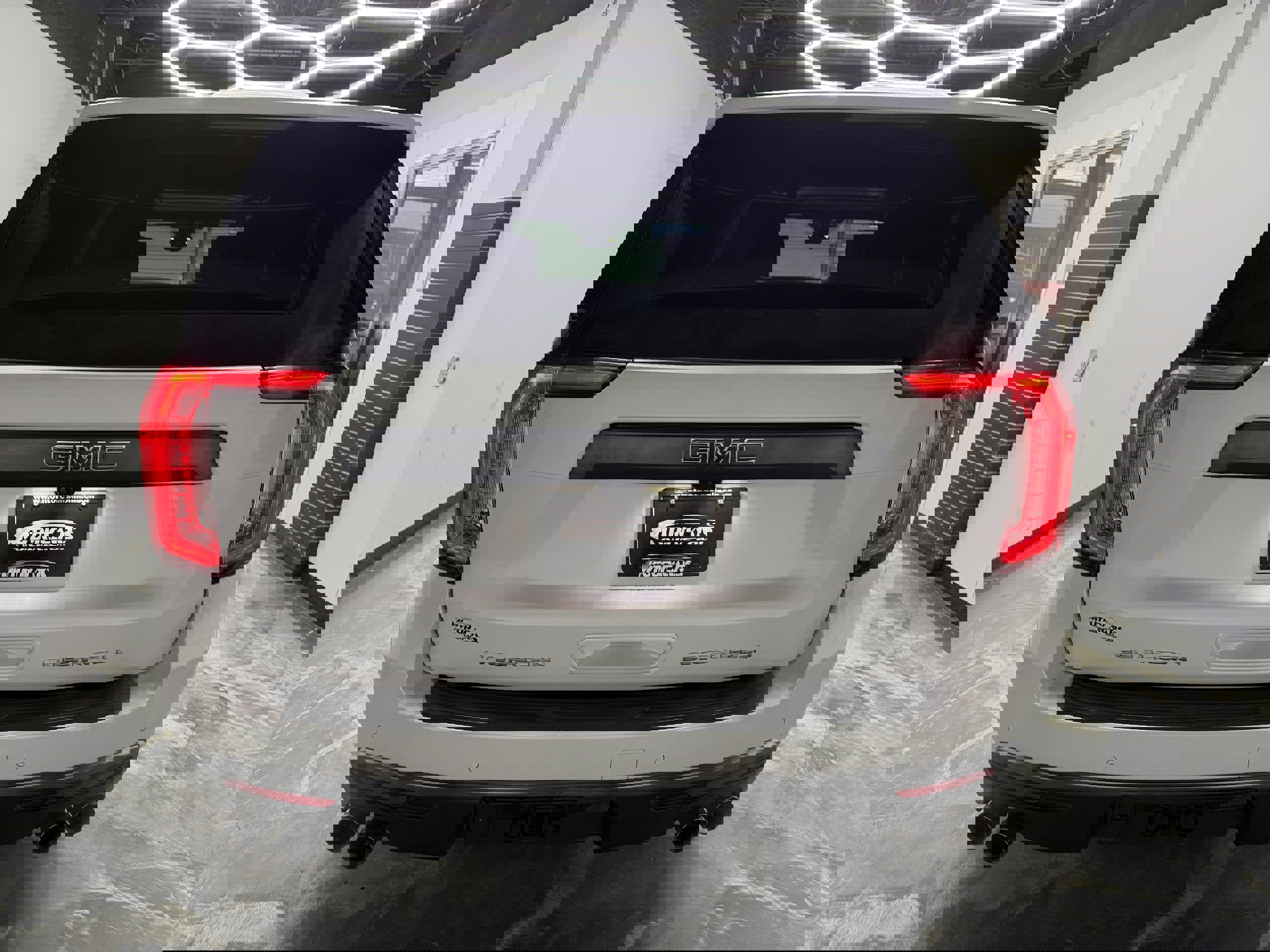 Used 2023 GMC Yukon XL Denali Ultimate w/ LPO, Floor Liner Package image 10