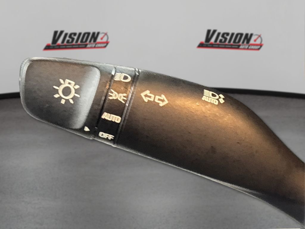 Certified 2025 Hyundai Venue SEL image 21