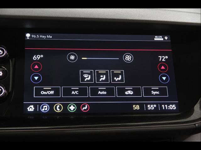 Used 2023 Buick Envision Essence image 12