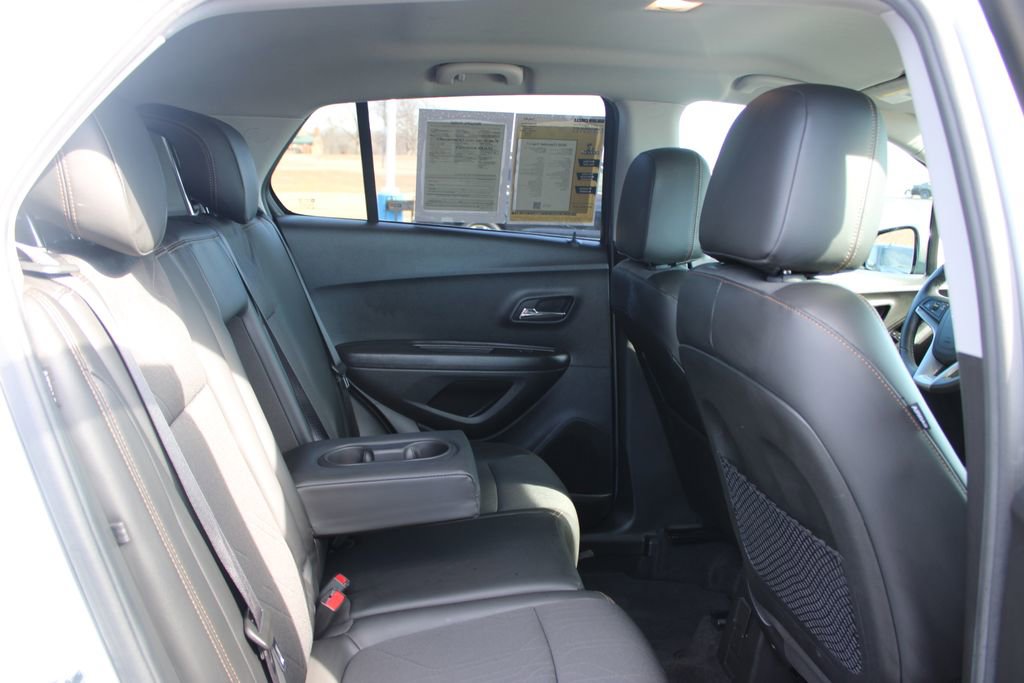 Used 2020 Chevrolet Trax LT w/ LT Convenience Package image 28
