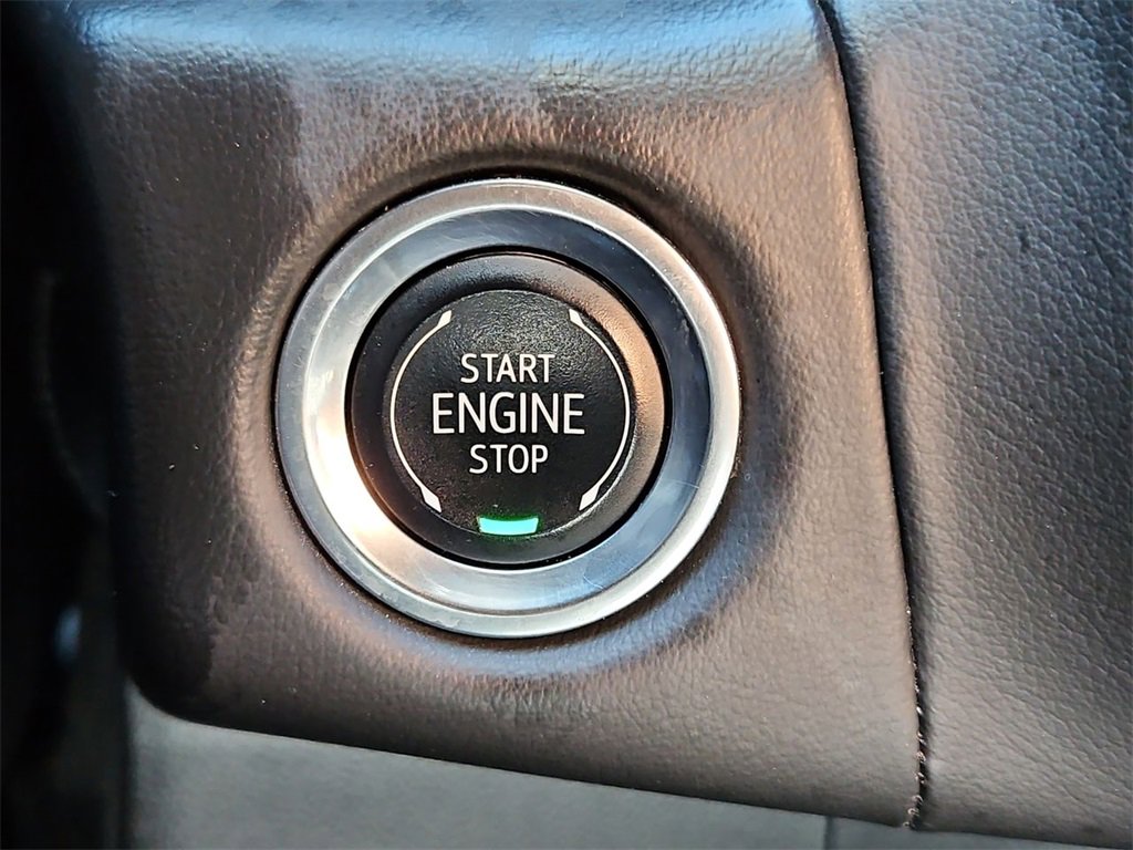 Certified 2024 Chevrolet Suburban LT image 17