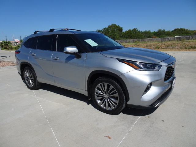 Used 2020 Toyota Highlander Platinum AWD/4WD image 3