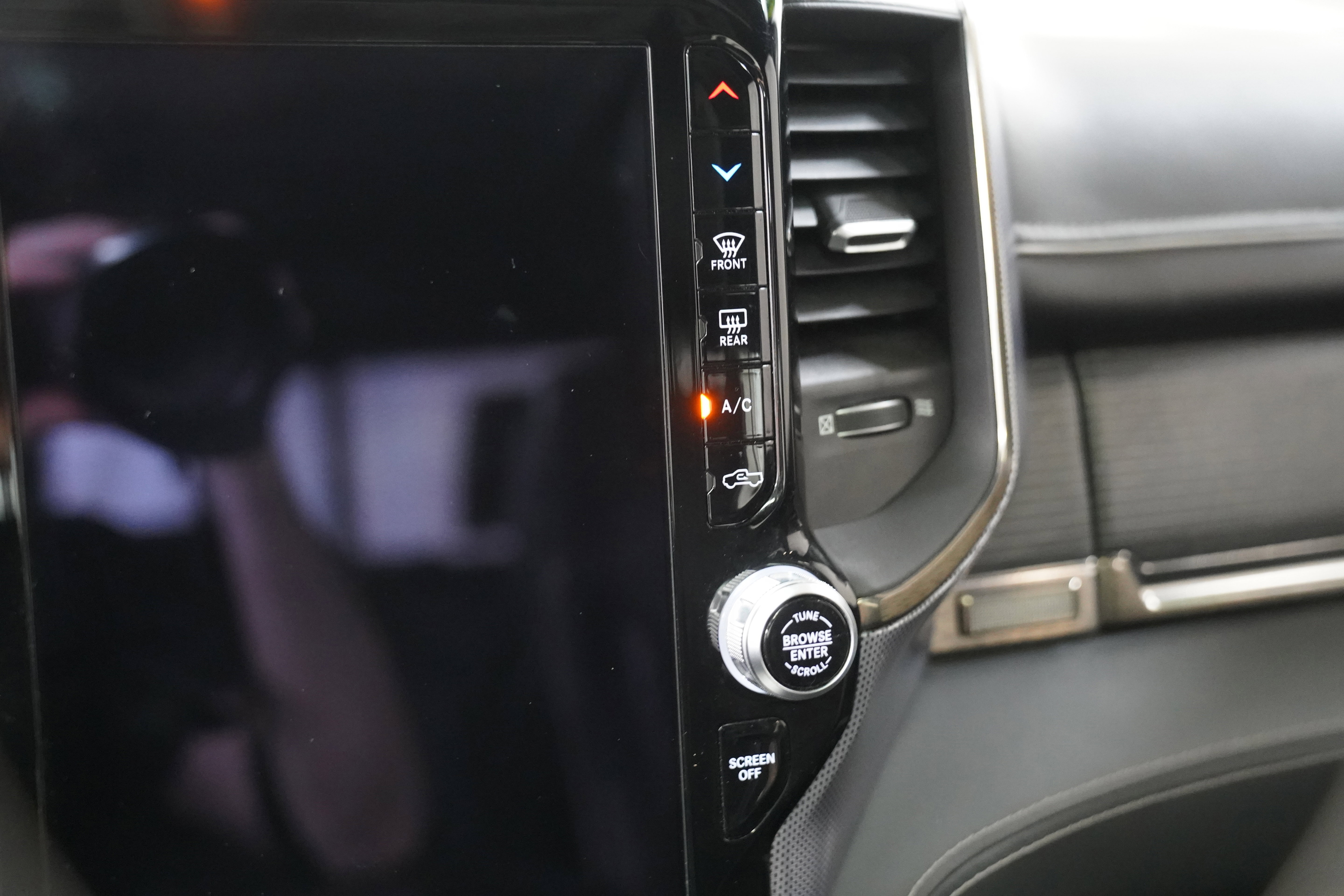 Used 2019 RAM 1500 Limited AWD/4WD image 30