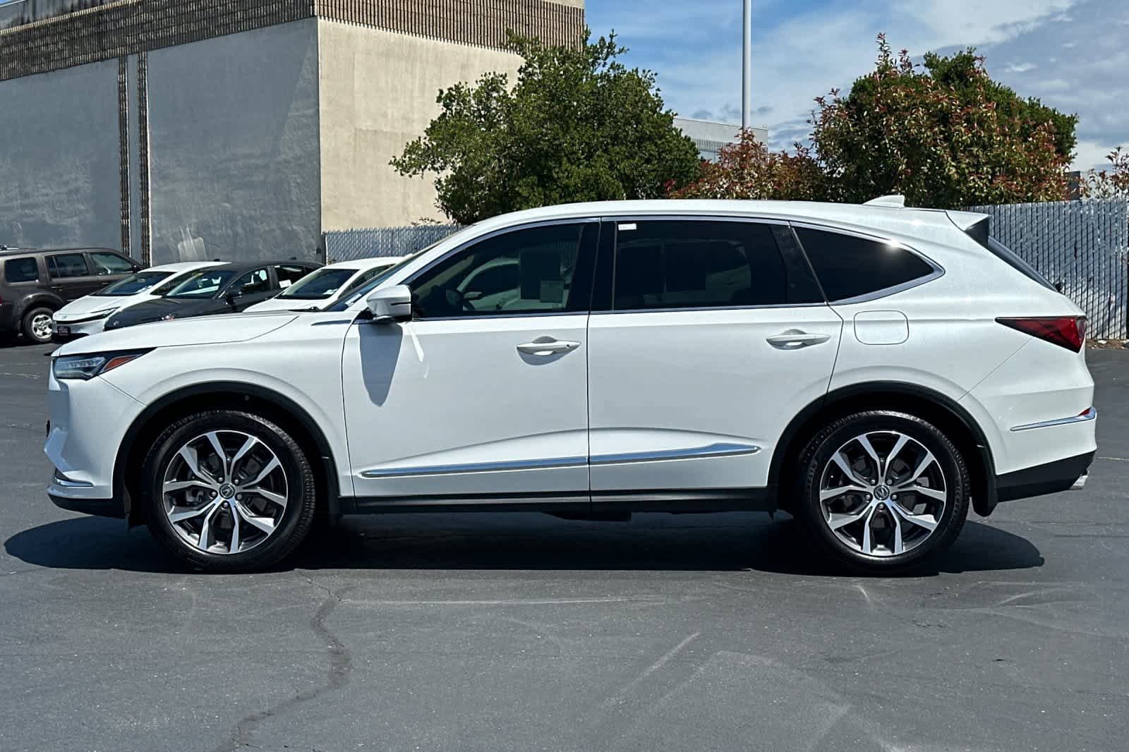 Used 2022 Acura MDX SH-AWD w/ Technology Package image 9