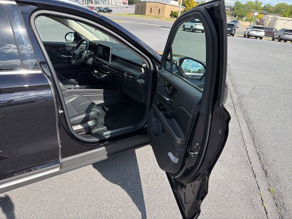 Certified 2023 Lincoln Corsair Reserve w/ Equipment Group 202A AWD/4WD image 26