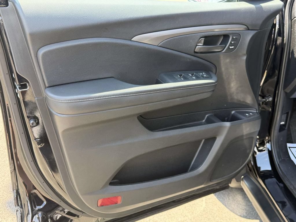 Used 2023 Honda Passport EX-L image 16
