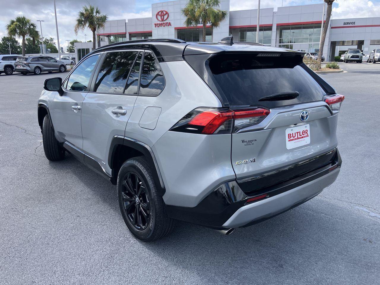Used 2023 Toyota RAV4 XSE w/ XSE Grade Weather Package AWD/4WD image 3