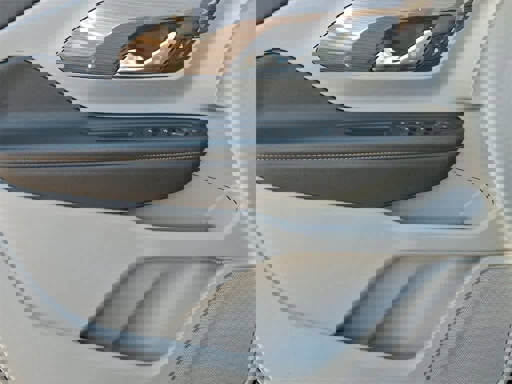 Used 2020 GMC Terrain SLE image 16