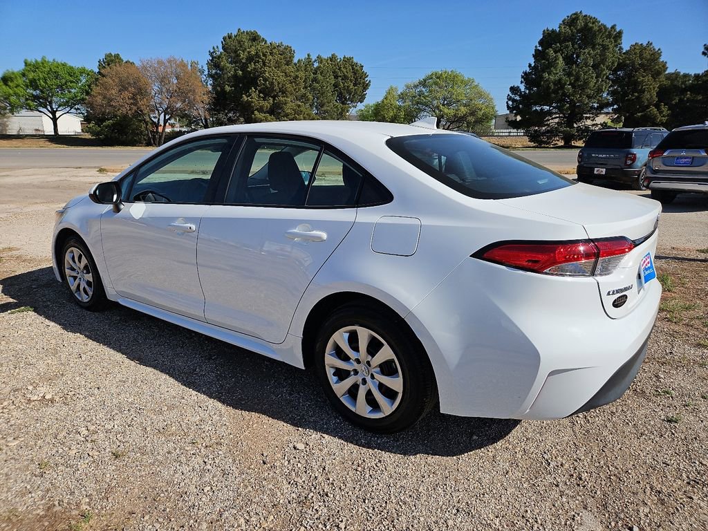 Used 2025 Toyota Corolla LE image 7
