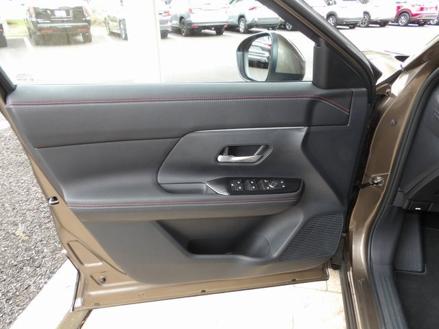 Certified 2025 Nissan Kicks SR image 20