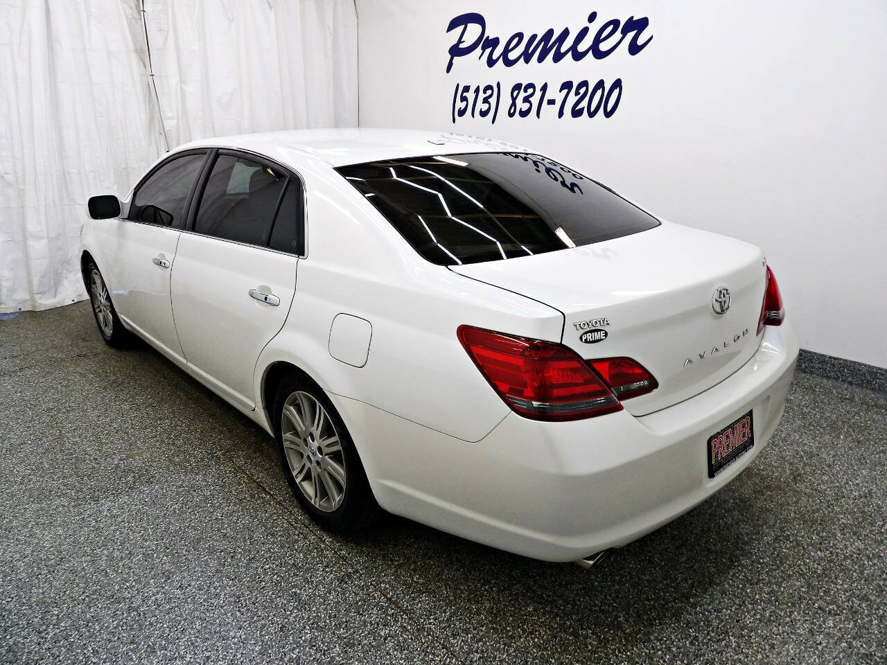 Used 2009 Toyota Avalon Limited FWD image 4