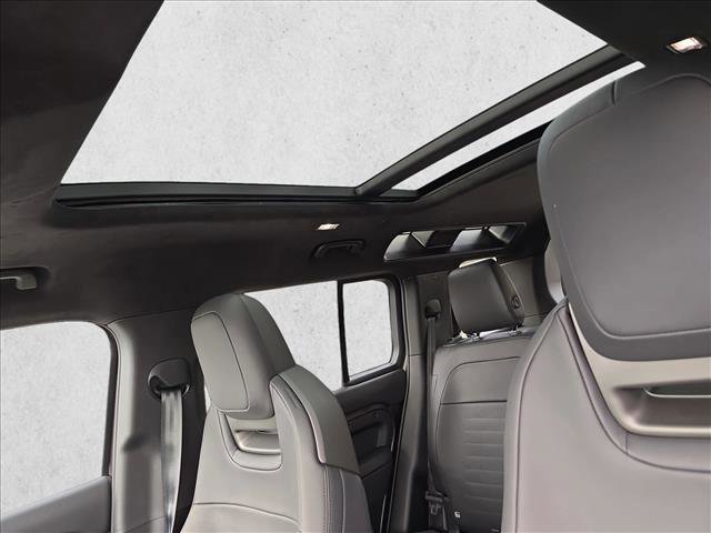 New 2026 Land Rover Defender 110 OCTA image 27