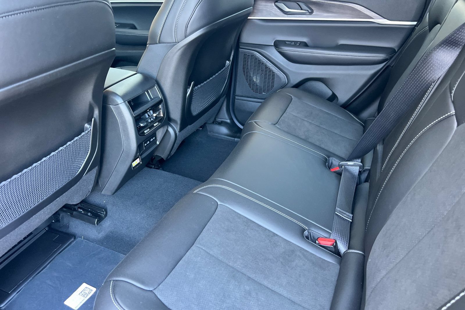 New 2026 Jeep Grand Cherokee Altitude AWD/4WD image 11