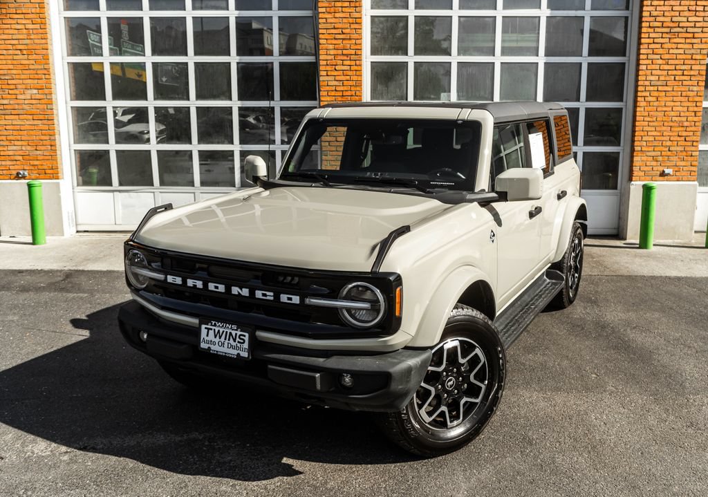 Used 2026 Ford Bronco Outer Banks AWD/4WD image 2