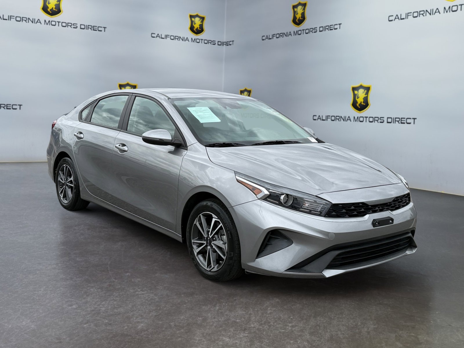 Used 2023 Kia Forte LXS w/ LXS Technology Package FWD image 7